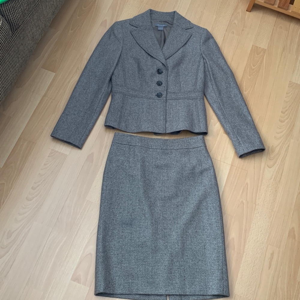 Ann Taylor Gray Tweed Blazer and Pencil Skirt Set